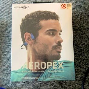 Aftershokz Aeroplex bone conduction headphones